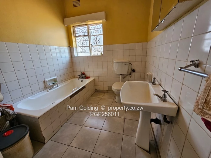 Family Home In A Desirable Neighborhood