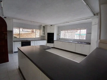 7 Bedroom House