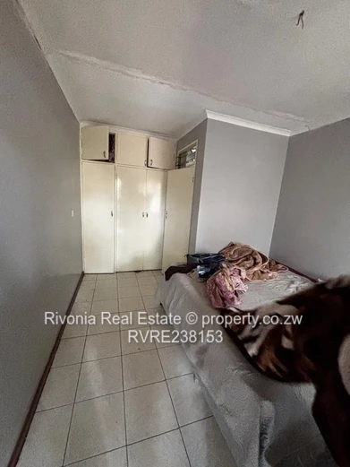 Old Marlborough 5beds house 4269sqm . Potential for redevelopment deeds