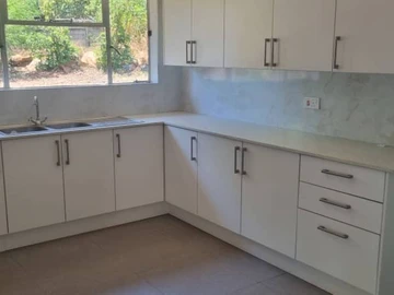 4 Bedroom Flat & Apartment