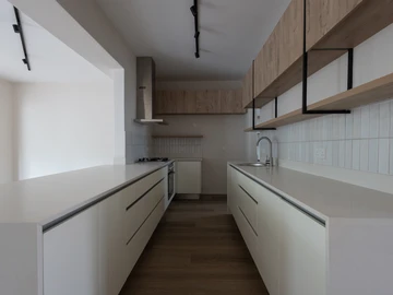 3 Bedroom Flat & Apartment