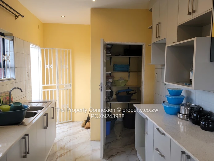 Modern & Spacious 4-Bedroom Family Home to Rent – Stoneridge