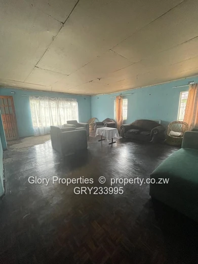 Solid Starter Home in Windsor  (Sole Mandate)