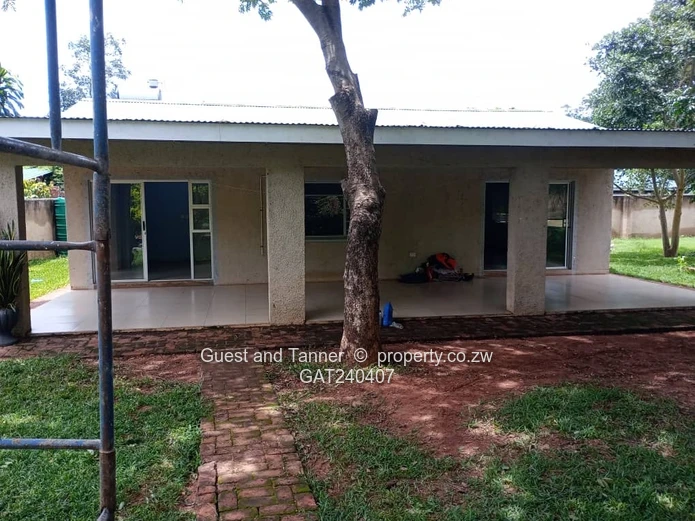 Low-Density Investment Opportunity on 2,100 sqm in Victoria Falls