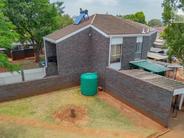 2 Bedroom Flat & Apartment
