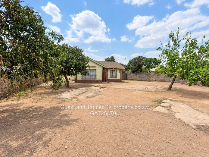 Chitungwiza Unit F, Seke – 4 Bedroom House for Sale