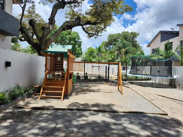 4 Bedroom Garden Flat