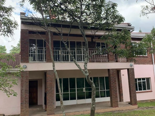 6 Bedroom House