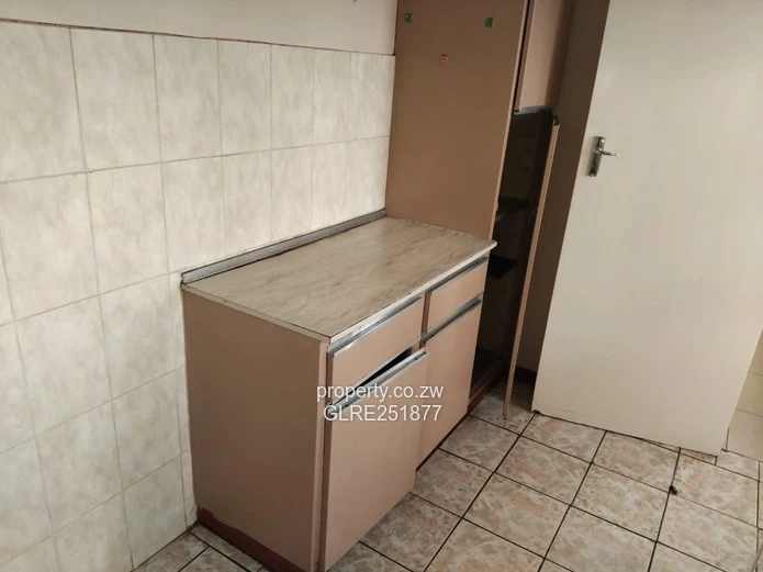 Spacious 3-Bed Home in Ashdown Park with Borehole
