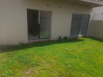 2 Bedroom Flat & Apartment