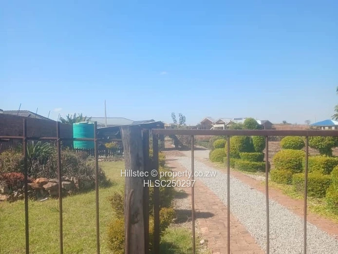 Gated 3,200 m² Stand in Pomona