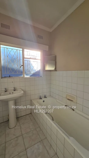 Beautiful 2 Bed Garden Flat in a small complex  (Sole Mandate)