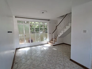 2 Bedroom Flat & Apartment