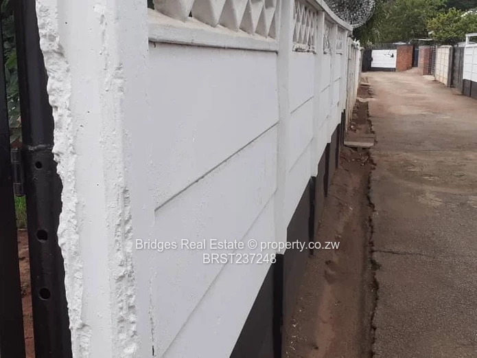 2 Bed Garden Flat in Avondale West (Sole Mandate)