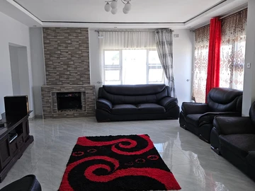 6 Bedroom House