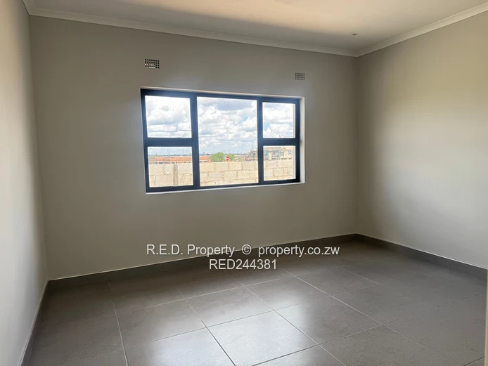 Four-Unit Townhouse Development in Hopelyn!