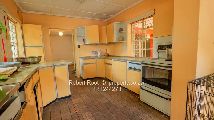 House for Sale in Monavale (Sole Mandate)