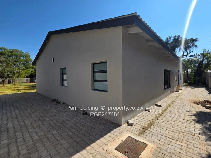 Sleek & Stylish 3 Bedroom Ensuite Residence
