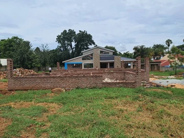 4 Bedroom Flat & Apartment