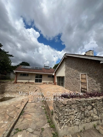 6 Bedroomed house with a 2 bedroomed cottage to let