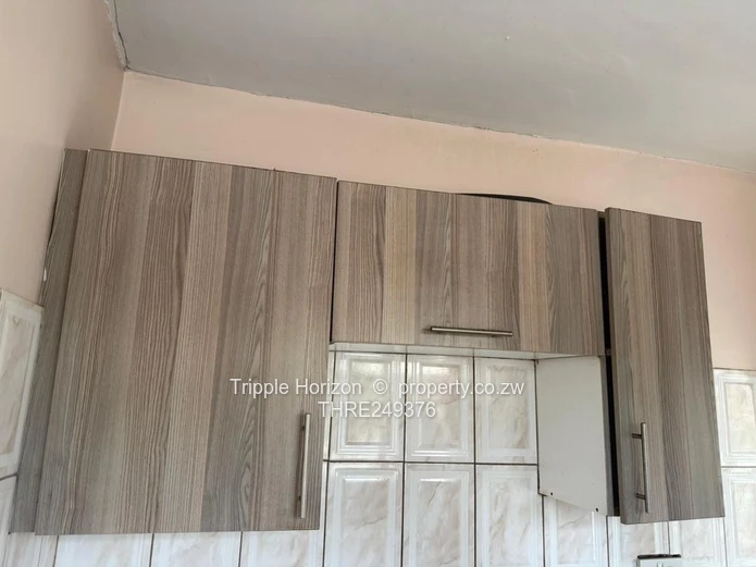 Mainway Meadows 1-Bed Home — Walled, Gate, Fitted Kitchen