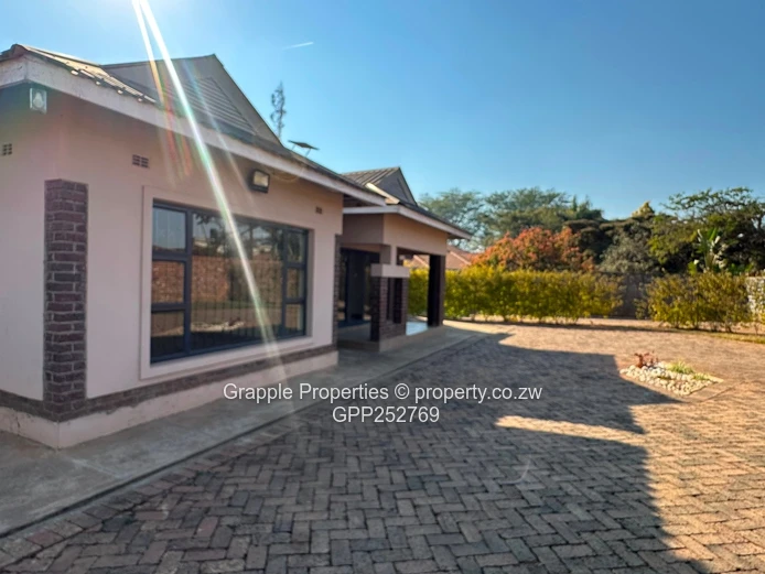 Westgate Adlyn Neat 2 bed garden flat