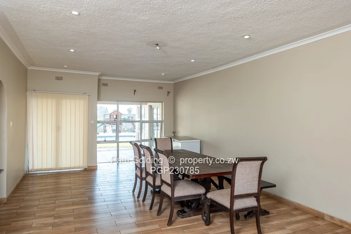 Luxury living home (Sole Mandate)