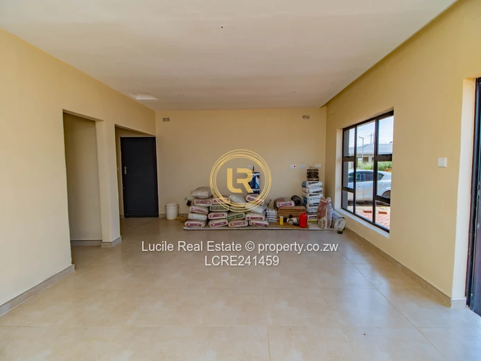 Newly Constructed 3 Bedroom Residence in Raiham Park