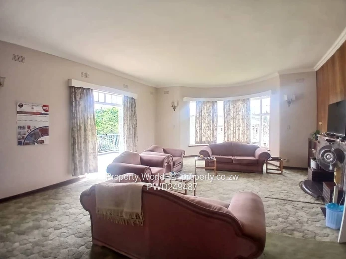 3 Bedroom House to Rent in Kensington