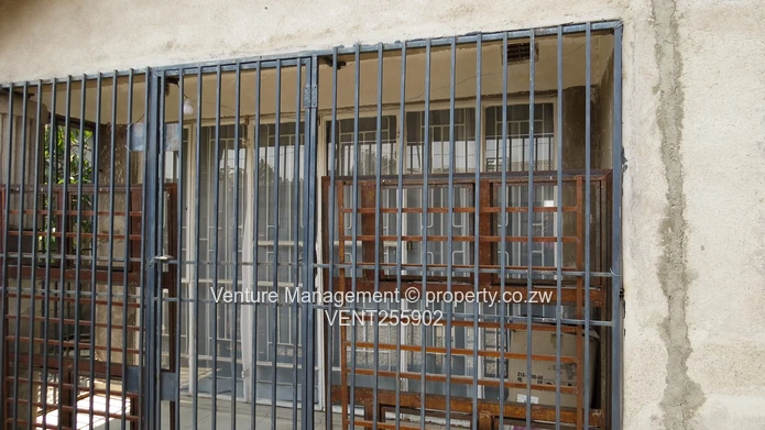 5-Bedroom Home for Sale | Zengeza, Chitungwiza