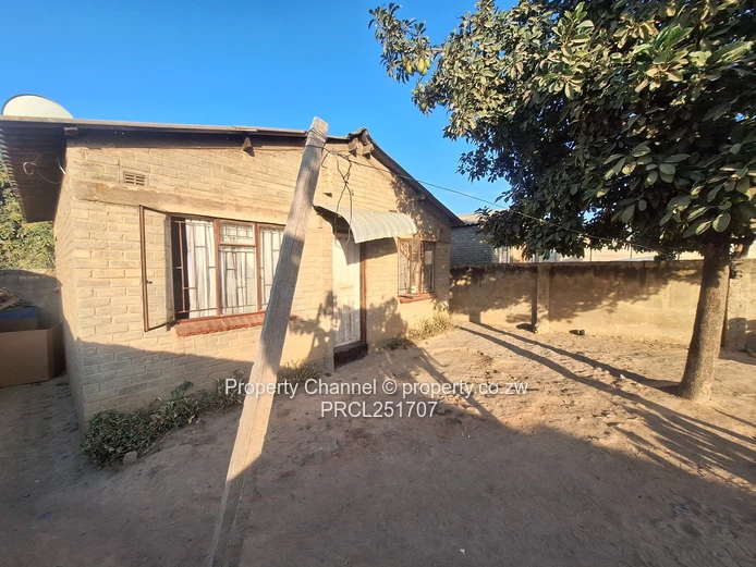 2 Bedroom House in Ivory Park, Just off Amalinda Road 