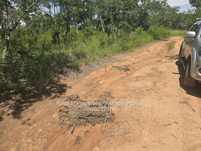 1121ha Karoi Lakeside Farm — Dam, Woodland & Tracks