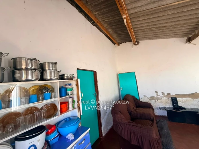 Spacious 6-Bed Home in Chitungwiza with Borehole
