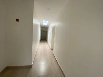 4 Bedroom Flat & Apartment