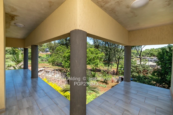 6 Bedroom Double Storey With a Prolific Borehole