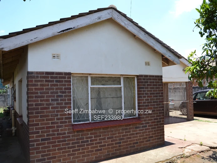 House For Sale Zengeza 5 , Chitungwiza (Sole Mandate)