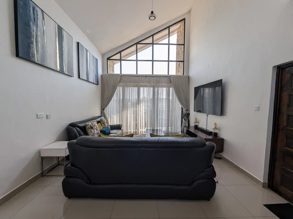 3 Bedroom Flat & Apartment