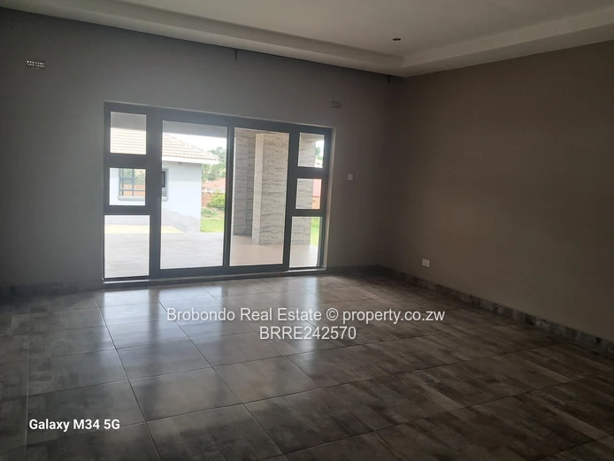 Discover this modern and luxury newly built property in Brookview for Sale! 