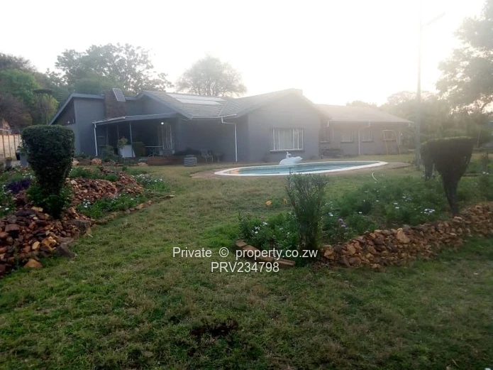 Gweru Daylesford Property for sale (4000sqm, 5beds, D+G, CCTV?)