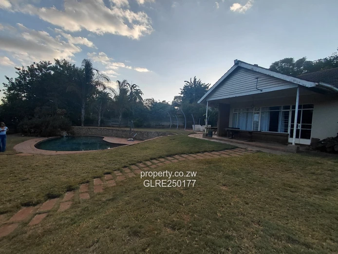 Single-Storey 10-Bed Mount Pleasant Bungalow w/ Pool