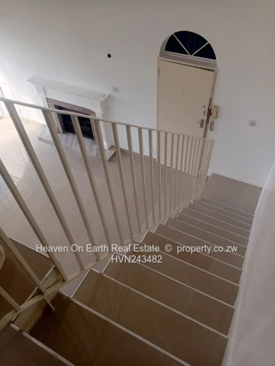 Neat duplex  garden apartment to rent !  (Sole Mandate)