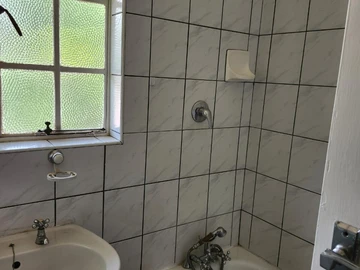 3 Bedroom Flat & Apartment