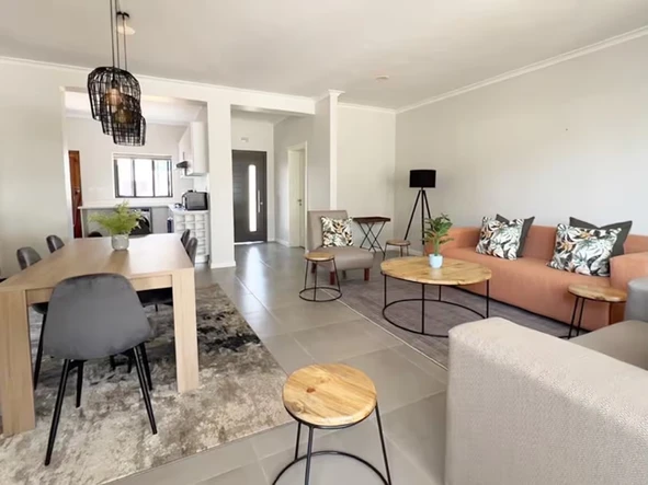 3 Bedroom Flat & Apartment