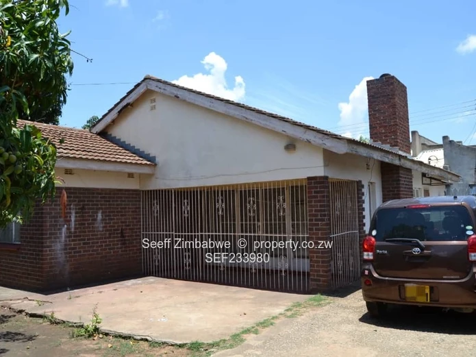 House For Sale Zengeza 5 , Chitungwiza (Sole Mandate)