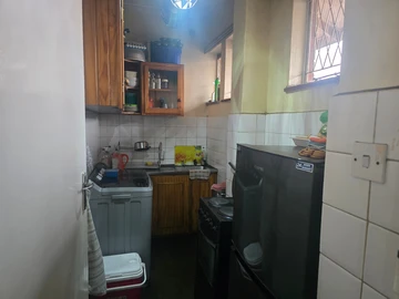 2 Bedroom Flat & Apartment
