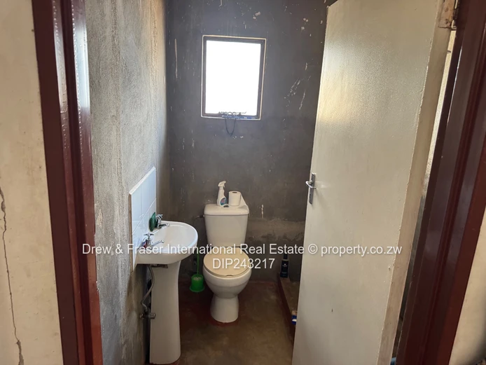 Budiriro Cabs 5 beds house for sale $65k