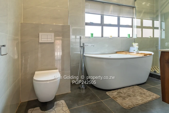 3 Beds Townhouse For Sale in Mount Pleasant