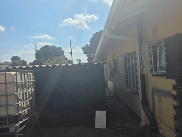 6 Bedroom House