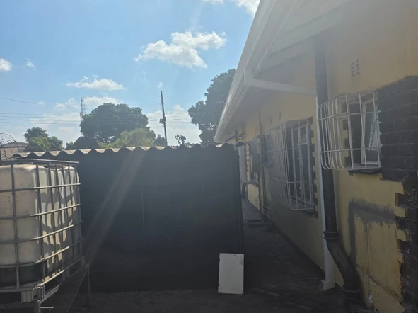 6 Bedroom House