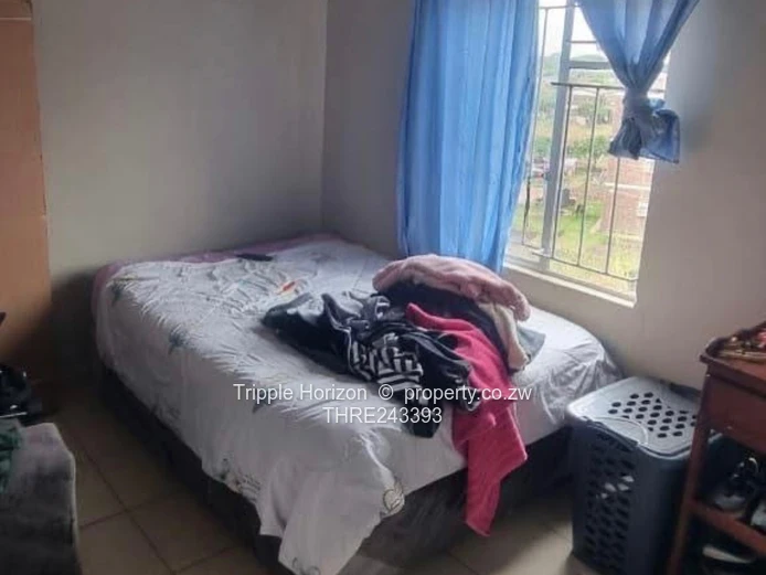 Mufakose 2-Bed Flat — Modern Fitted Kitchen & Parking